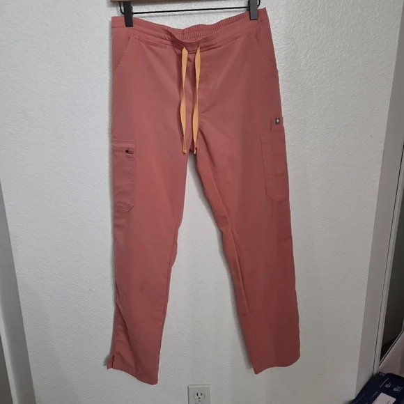 Figs Coral Scrub Set Women's Size Small Limited Edition - Picture 2 of 15